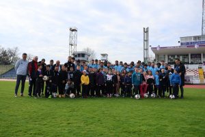 Fotbaliștii de la FC Argeș, vizitați de elevii de la Școala Gimnazială ”Matei Basarab”